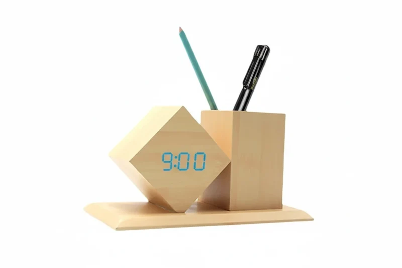 Holz LED Uhr mit Stiftehalter – Smart Desktop Organizer für Büro & Homeoffice