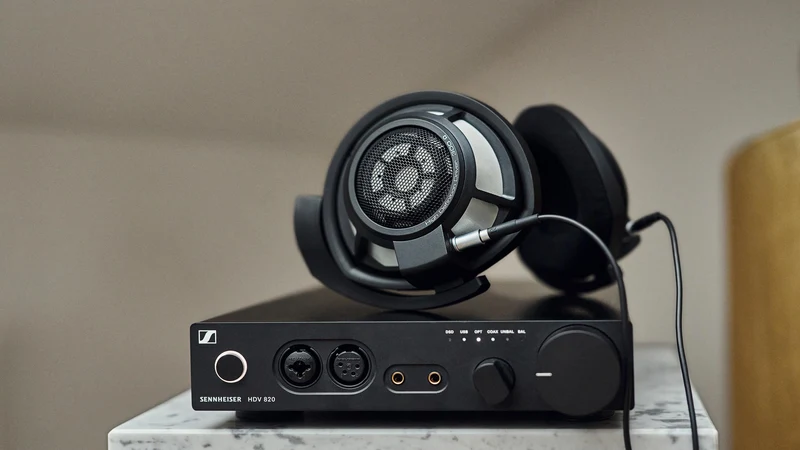 HDV 820