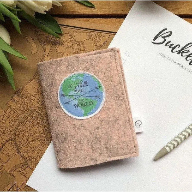 Puderfarbene Reisepasshülle - Wanderlust Puder | puderfarbene Passhülle aus Filz für Deine nächste Reise | Hülle für Reisepass