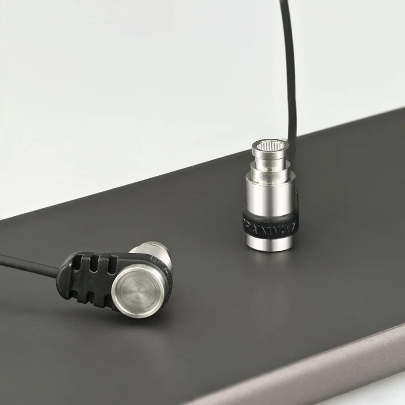 Omega IEM Noise Isolating-Kopfhörer mit Mikrofon und Fernbedienung