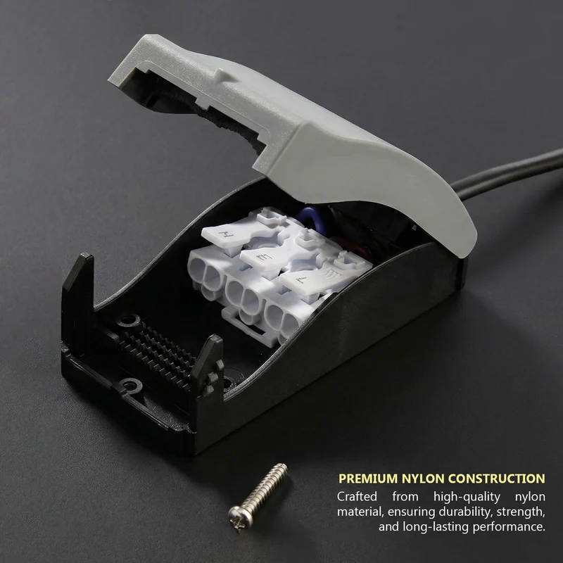 IP44 3 Polig regensichere Anschlussdose ~3574
