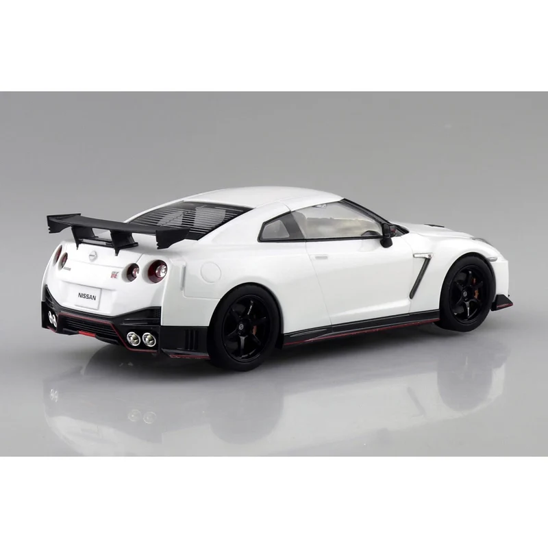 Aoshima 1/24 Snap R35 Nissan Gt-r Nismo 2017 Brilliant White Pearl