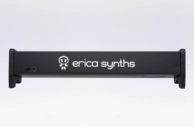 Erica Synths Erica Synths 1 x 84HP skiff case with integrated PSU: black side panels (EU plug)