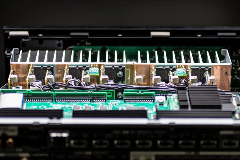 Denon AVC-X6800H