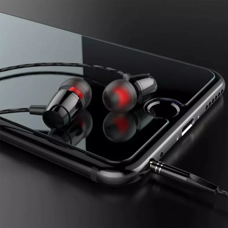 In-Ear Kopfhörer R4 – Mega Bass Klang, kabelgebunden + Hardcase