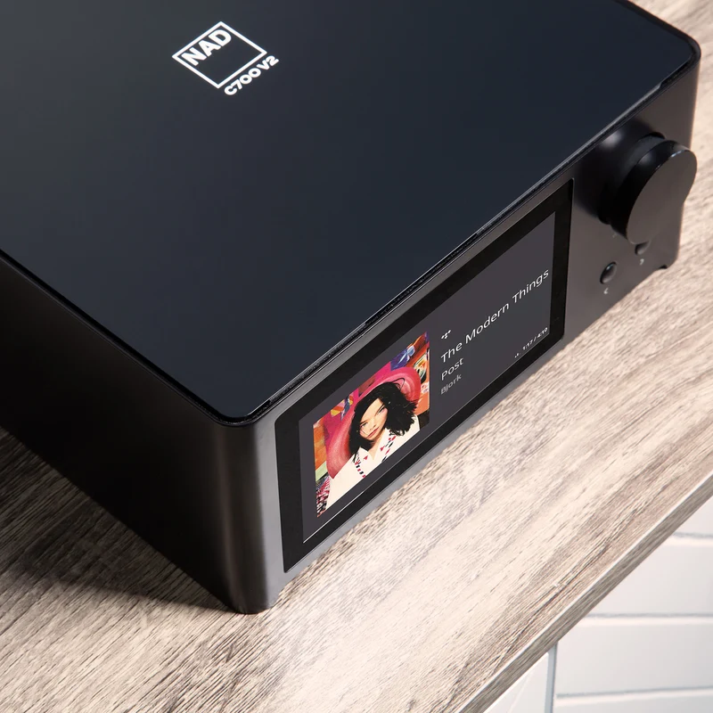 NAD C700 V2
