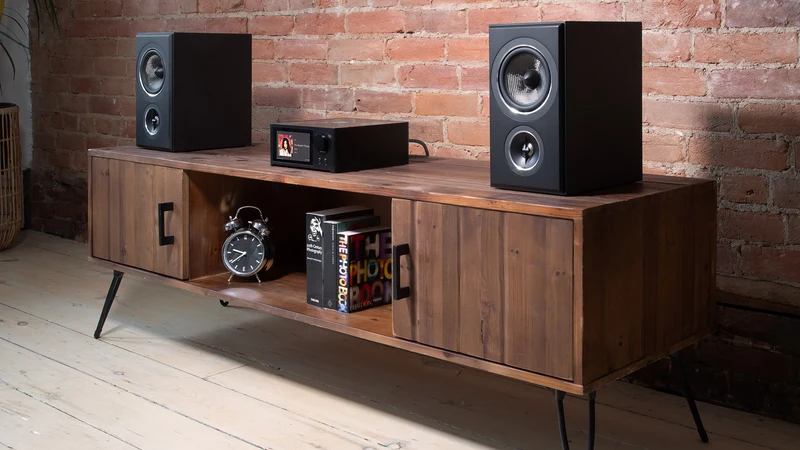 NAD C700 V2