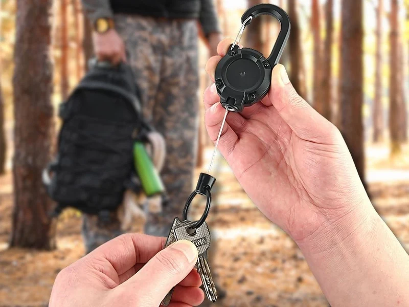 Schlüsselaufroller mit Stahlseil Karabiner Schlüsselhalter Ausweis Retraktor