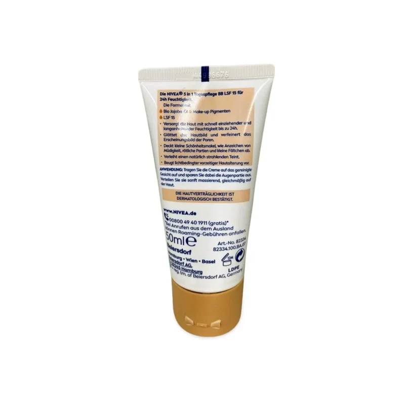NIVEA 5 IN 1 Tagespflege BB 24h Feuchtigkeit LSF 15, getönte Tagescreme