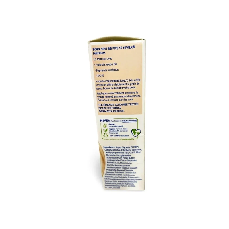 NIVEA 5 IN 1 Tagespflege BB 24h Feuchtigkeit LSF 15, getönte Tagescreme