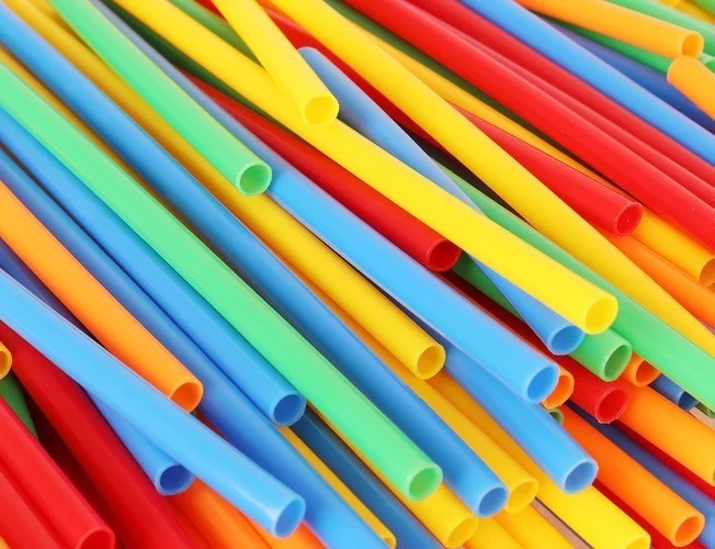 Konstruktionsspielzeug 408-tlg – Strohhalm Baukasten mit Verbindern | Kreatives Steckspiel für Kinder ab 3 Jahren