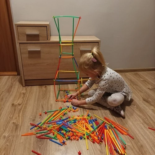 Konstruktionsspielzeug 408-tlg – Strohhalm Baukasten mit Verbindern | Kreatives Steckspiel für Kinder ab 3 Jahren
