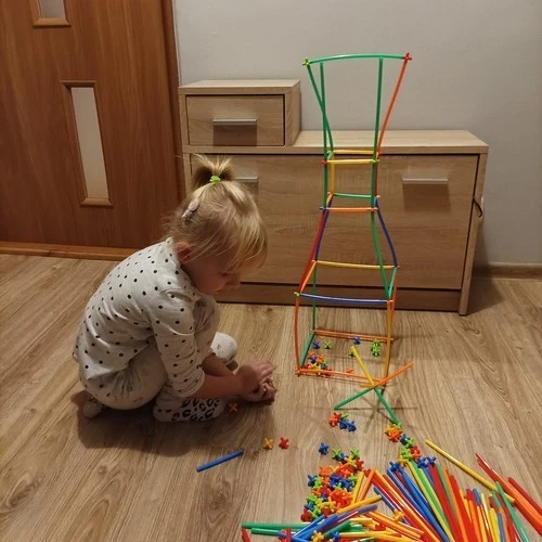 Konstruktionsspielzeug 408-tlg – Strohhalm Baukasten mit Verbindern | Kreatives Steckspiel für Kinder ab 3 Jahren
