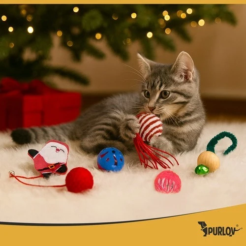 PURLOV Katzenspielzeug Weihnachtsset 6-teilig – Bälle, Federn & Pompons im Weihnachtssocken, Sicheres & Abwechslungsreiches Spielzeug für Katzen
