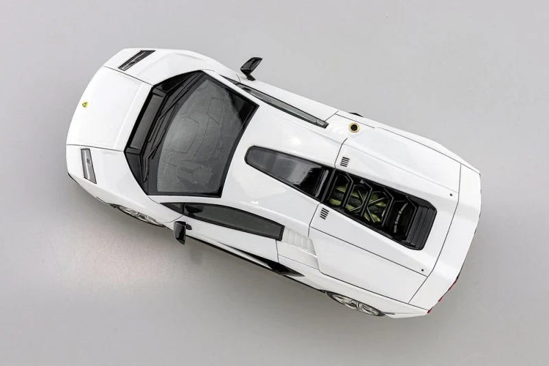 Aoshima 1/32 Snap Lamborghini Countach Lpi 800-4 (White)
