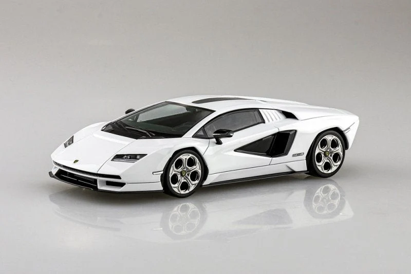 Aoshima 1/32 Snap Lamborghini Countach Lpi 800-4 (White)