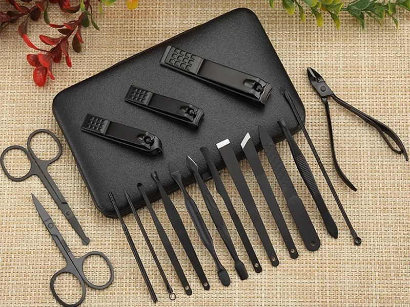 Maniküre Set 18-teilig – Nagelpflege Set mit Nagelknipser, Schere und Etui 5907451375853