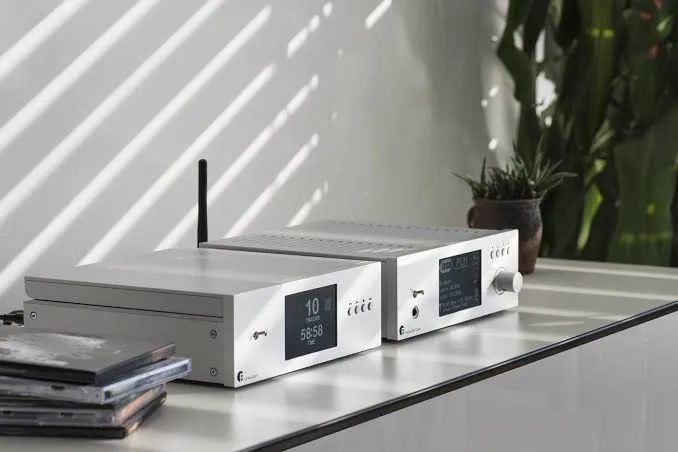 Pro-Ject Pre Box RS2 Digital - Balanced Preamplifier with DAC- Black