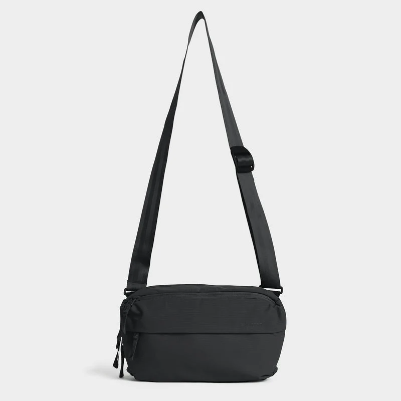 Moment Everything Sling 4L (Black)