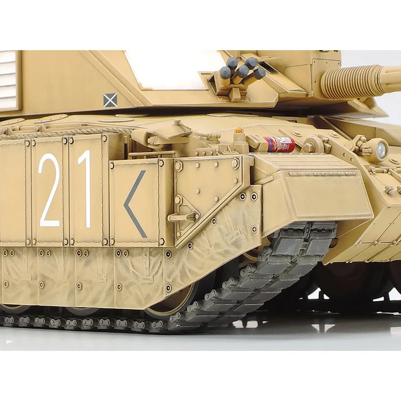 Tamiya 1/35 British Challenger 2 Tank Model Kit