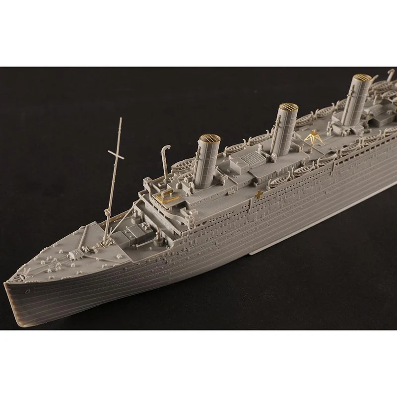 Hobby Boss 1/700 Britanic Plastic Model Kit