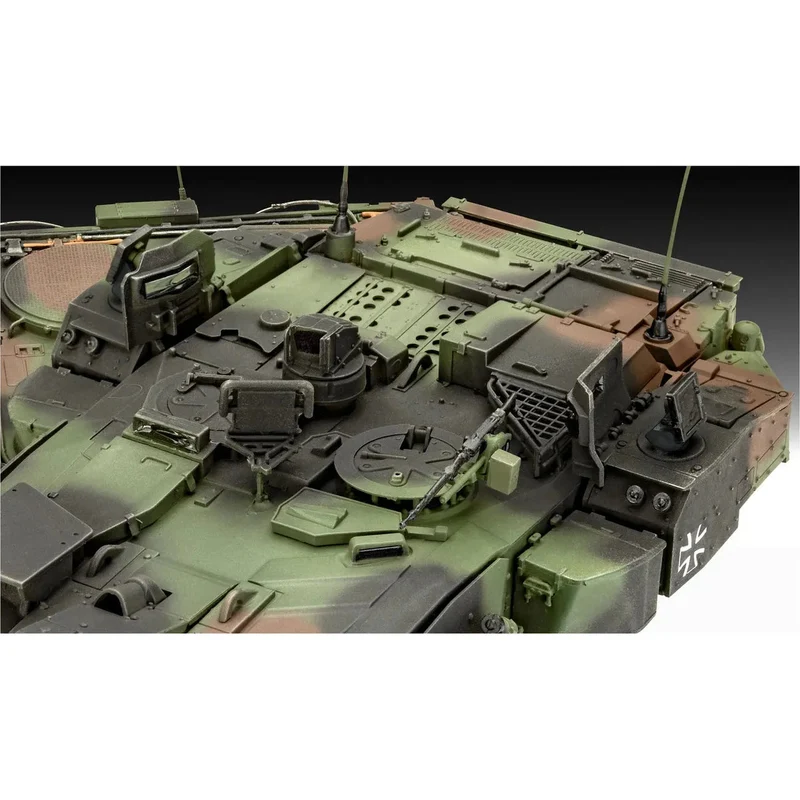 1/35 Leopard 2A7A1 Model Kit