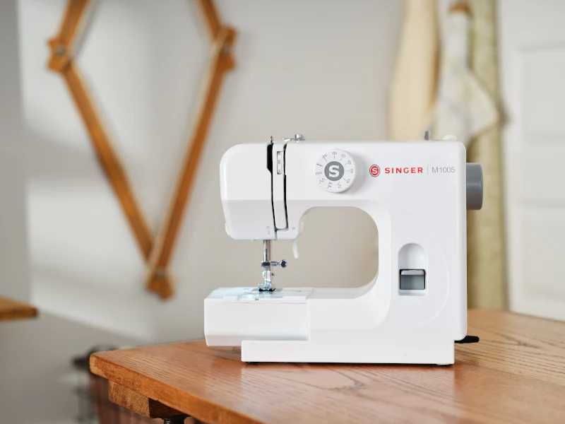 SINGER M1005 Sewing and Mending Machine