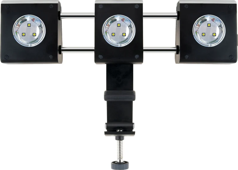 Grill-Leuchte mit beweglichen LED-Stahlern