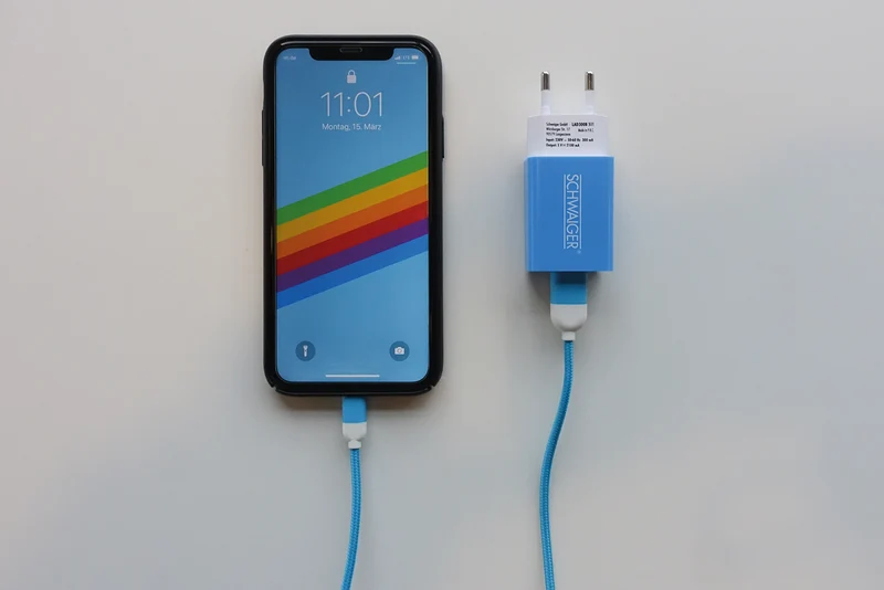 Ladegerät USB 2.0 A Pink/Blau
