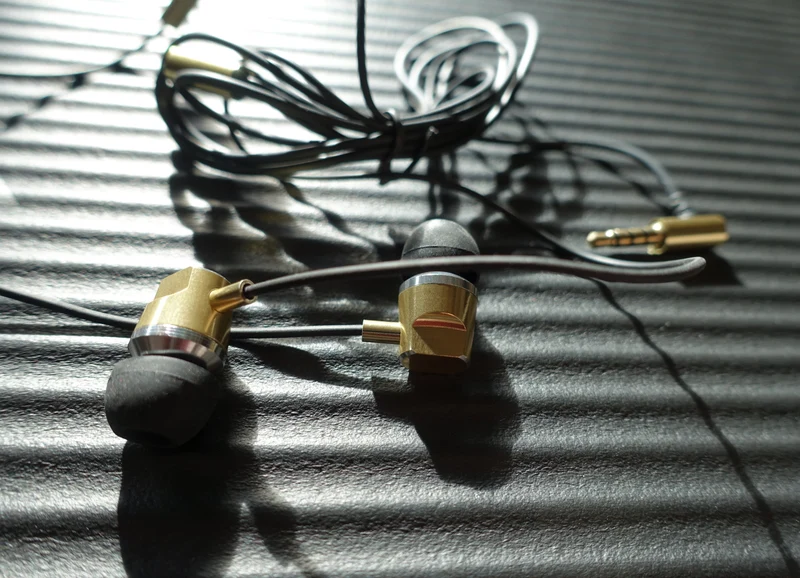 In-Ear Kopfhörer mit gewinkeltem Klinkenanschluss