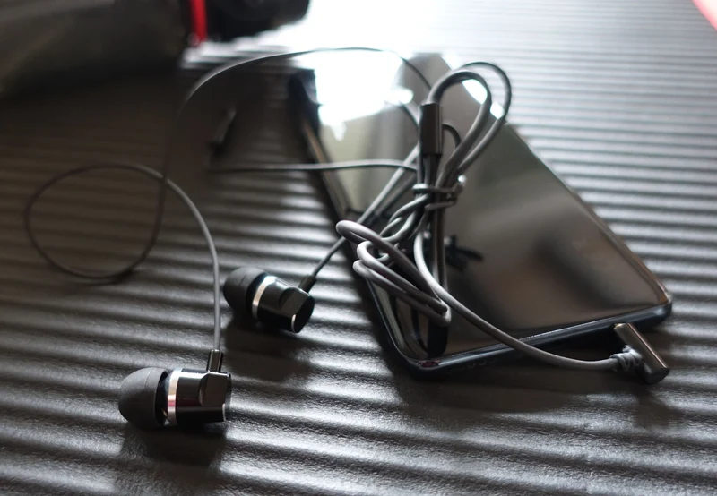 In-Ear Kopfhörer mit gewinkeltem Klinkenanschluss