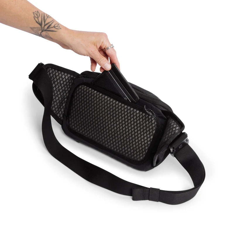 Moment - Slate 4L Camera Sling (Black)