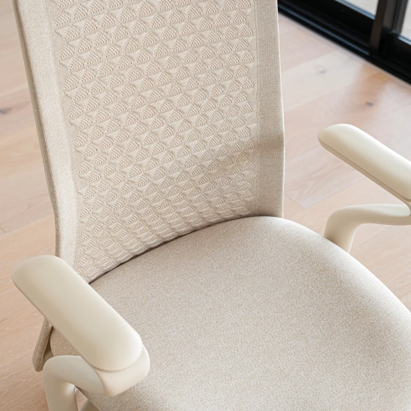 Desky Pro Ergonomic Mesh Chair No Headrest Pink