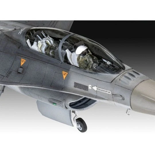 Revell 1/72 F16D Fighting Falcon