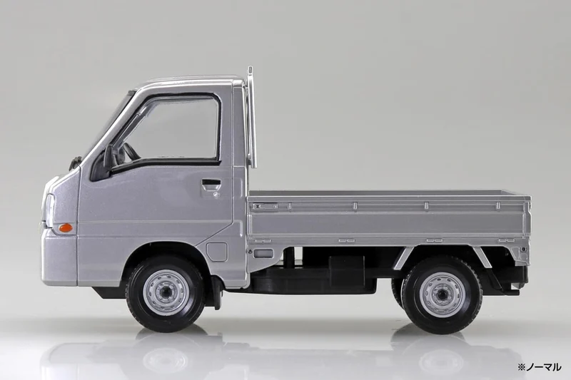 Aoshima 1/32 Snap Subaru Sambar Truck (Sterling Silver Metallic)