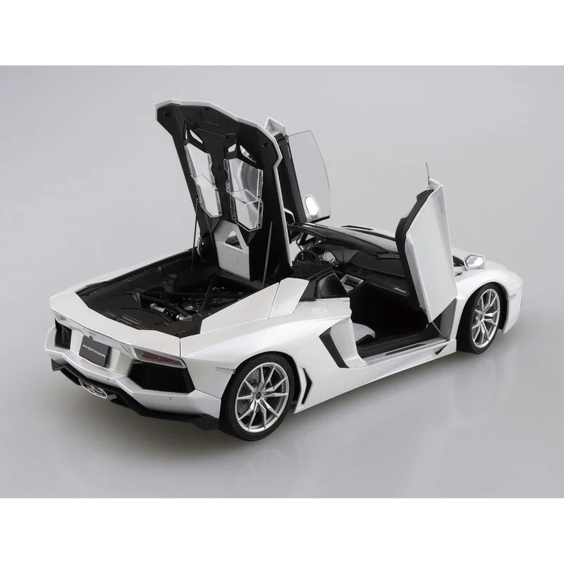 Aoshima 1/24 Lamborghini Aventador LP7004 Roadster 12