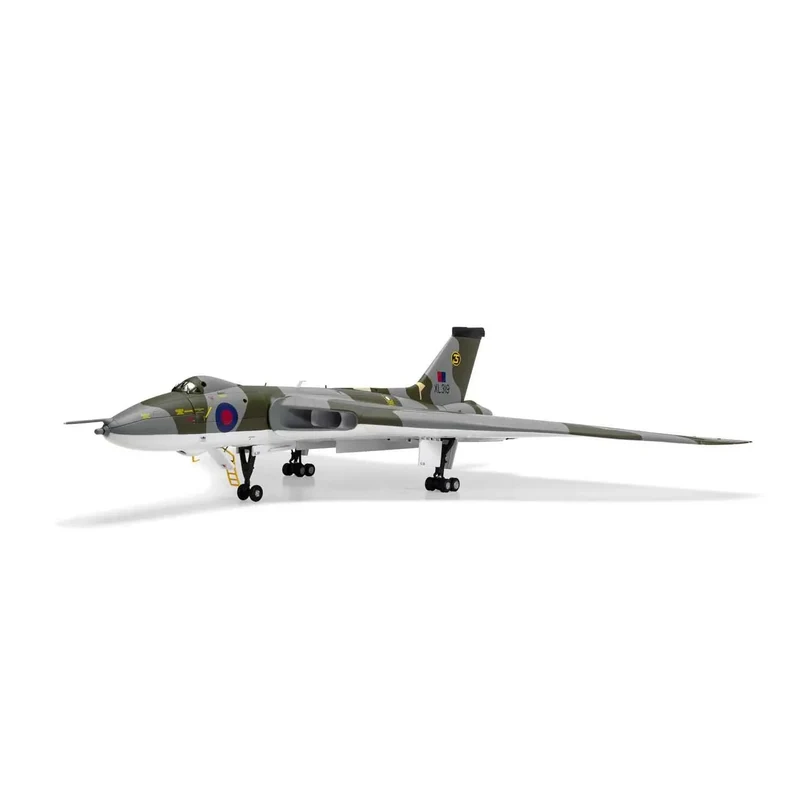 1/72 Avro Vulcan B.2 XL319 RAF Waddington Lincolnshire 1972