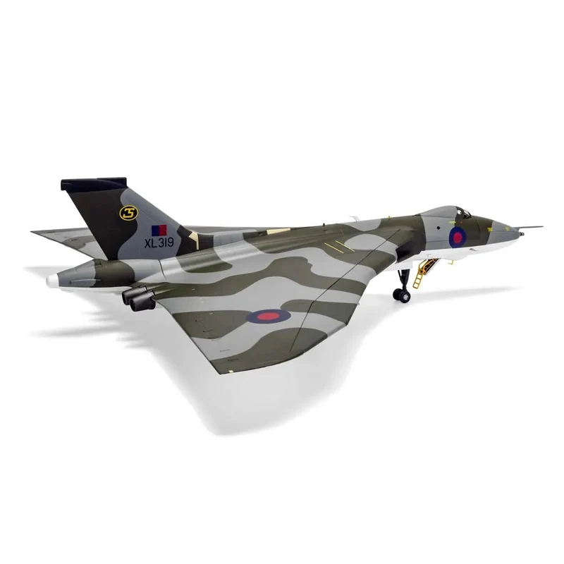 1/72 Avro Vulcan B.2 XL319 RAF Waddington Lincolnshire 1972