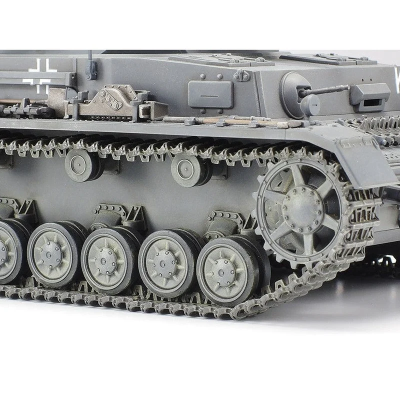 Tamiya 1/35 German Tank Panzerkampfwagen IV Ausf. F / Sd.Kfz.161